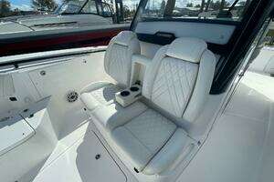 2022 Everglades 335 Center Console thumbnail 19