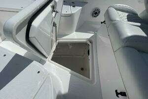 2022 Everglades 335 Center Console thumbnail 14