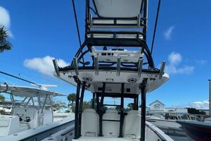 Everglades 335 Center Console -