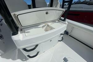 Everglades 335 Center Console -