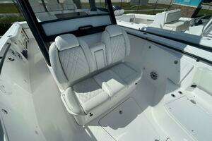 2022 Everglades 335 Center Console thumbnail 17