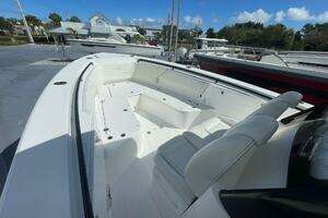 2022 Everglades 335 Center Console thumbnail 29