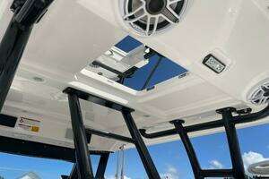 2022 Everglades 335 Center Console thumbnail 24