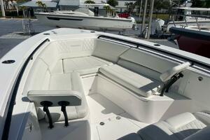 Everglades 335 Center Console -