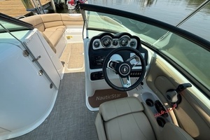 24ft NauticStar Yacht For Sale