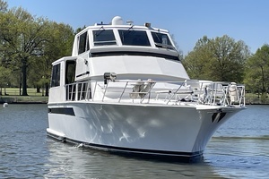 1995 Viking 54 Sports Yacht thumbnail 4