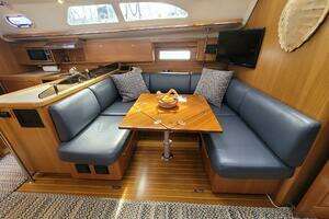 2015 Catalina 445 thumbnail 11
