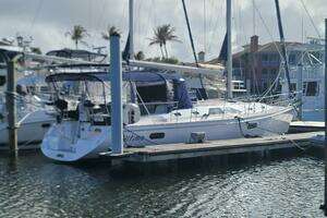 2015 Catalina 445 thumbnail 5