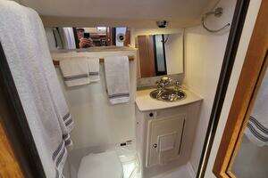 2015 Catalina 445 thumbnail 35