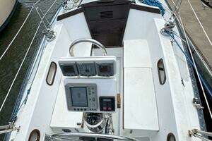 1986 Catalina 38 thumbnail 12