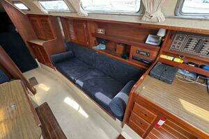 1986 Catalina 38 thumbnail 25