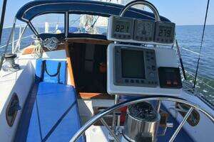 1986 Catalina 38 thumbnail 34