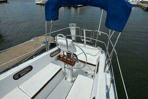 1986 Catalina 38 thumbnail 7