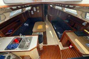 1986 Catalina 38 thumbnail 17