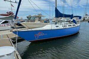 1986 Catalina 38 thumbnail 1