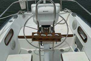 1986 Catalina 38 thumbnail 9