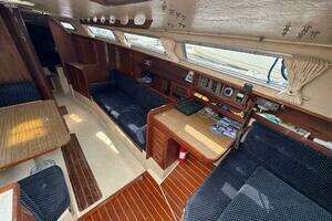 1986 Catalina 38 thumbnail 19