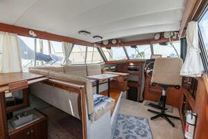 32ft Bayliner Yacht For Sale