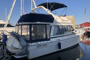 32ft Bayliner Yacht For Sale