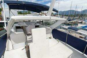 1987 Bayliner 3270 Motoryacht thumbnail 7