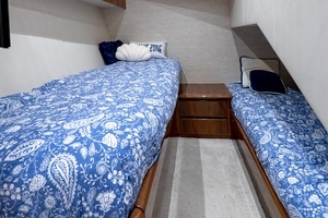 2017 Viking 62 Enclosed Bridge thumbnail 54