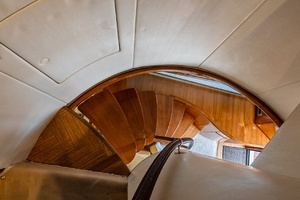 2017 Viking 62 Enclosed Bridge thumbnail 27