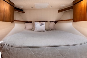 2017 Viking 62 Enclosed Bridge thumbnail 50