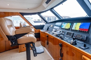 2017 Viking 62 Enclosed Bridge thumbnail 36