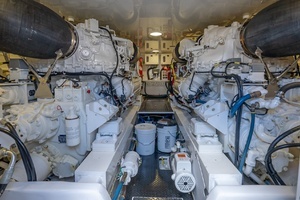 2017 Viking 62 Enclosed Bridge thumbnail 61