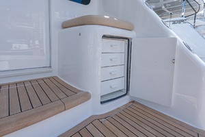 2017 Viking 62 Enclosed Bridge thumbnail 11