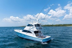 2017 Viking 62 Enclosed Bridge thumbnail 3