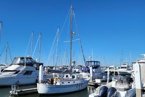 Hesper 32ft Tillotson Pearson Yacht For Sale