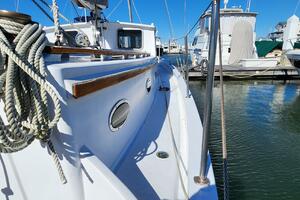 Hesper 32ft Tillotson Pearson Yacht For Sale