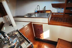 Hesper 32ft Tillotson Pearson Yacht For Sale