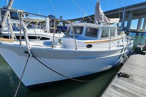 Hesper 32ft Tillotson Pearson Yacht For Sale