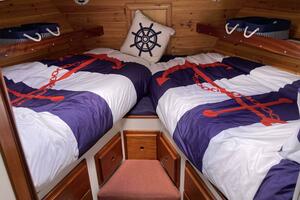 Proud Mary 29ft Prairie Boat Works Yacht For Sale