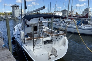 2008 Hunter 38 thumbnail 2