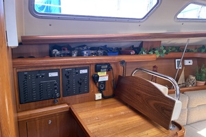 Wind Song 38ft Hunter Yacht For Sale