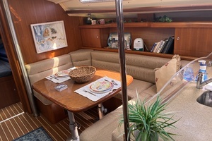 2008 Hunter 38 thumbnail 13