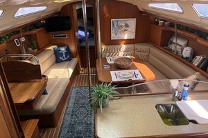 2008 Hunter 38 thumbnail 9