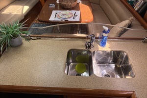 2008 Hunter 38 thumbnail 16