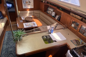 Wind Song 38ft Hunter Yacht For Sale