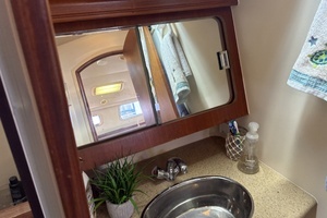 2008 Hunter 38 thumbnail 24
