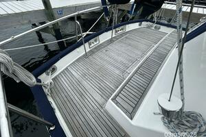 GloriaUs 42ft Grand Banks Yacht For Sale