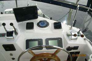 2002 Grand Banks Classic thumbnail 22