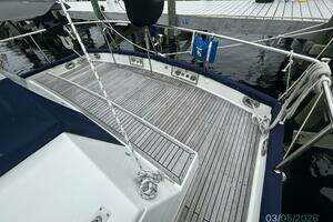 2002 Grand Banks Classic thumbnail 37