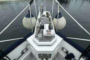 2002 Grand Banks Classic thumbnail 8