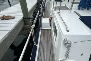 GloriaUs 42ft Grand Banks Yacht For Sale