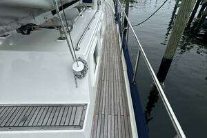 2002 Grand Banks Classic thumbnail 16
