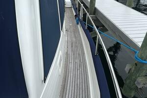 GloriaUs 42ft Grand Banks Yacht For Sale